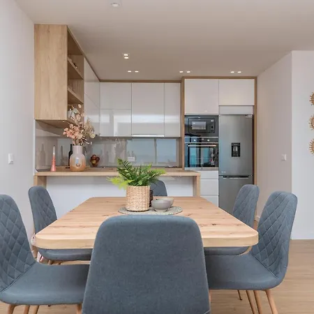 Luxury Lemon Sea & View Apartament *